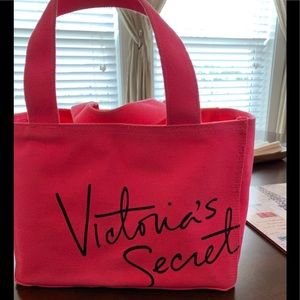 VS lined tote.